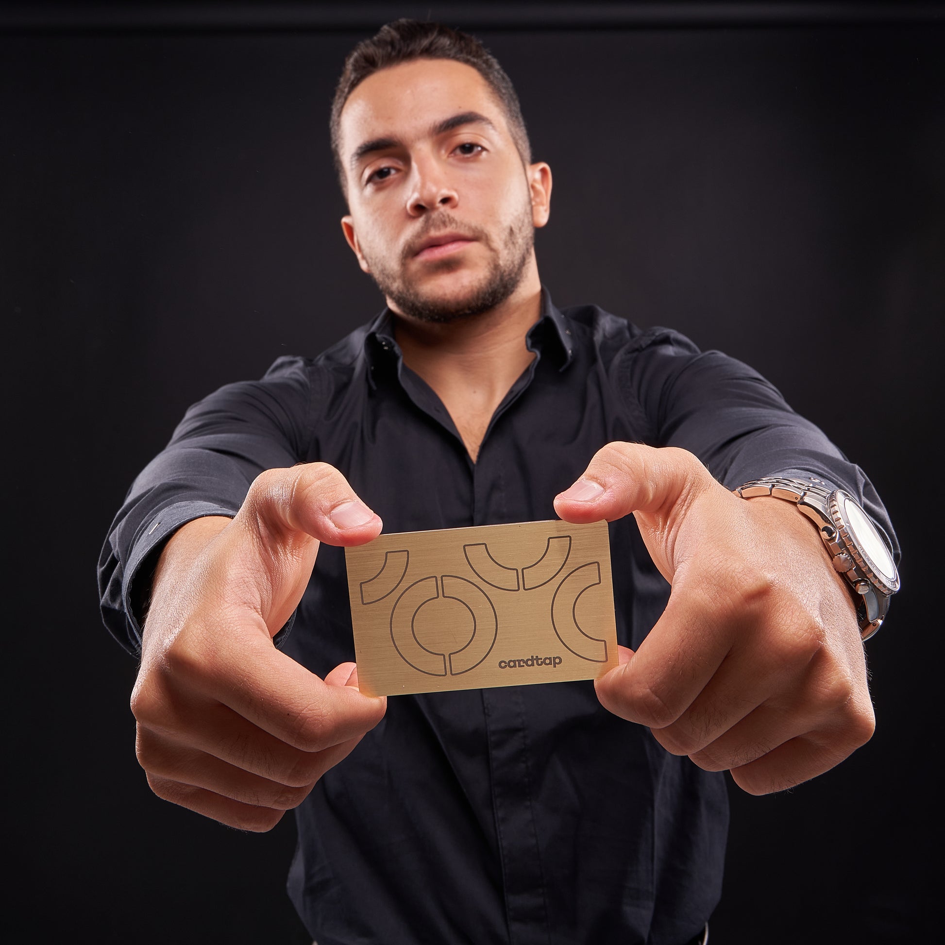 Cardtap NFC Metal Card Gold - presentation
